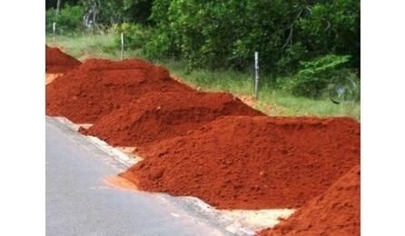 Foto do insumo SINAPI 6077 — ARGILA OU BARRO PARA ATERRO/REATERRO (RETIRADO NA JAZIDA, SEM TRANSPORTE)