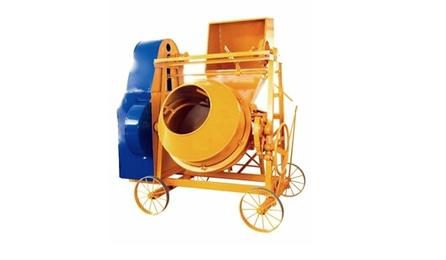 BETONEIRA, CAPACIDADE NOMINAL 600 L, CAPACIDADE DE MISTURA 440 L, MOTOR A DIESEL, POTENCIA 10 CV, COM CARREGADOR