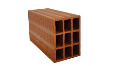 Foto do insumo SINAPI 44462 — BLOCO CERAMICO / TIJOLO VAZADO PARA ALVENARIA DE VEDACAO, 9 FUROS NA HORIZONTAL 