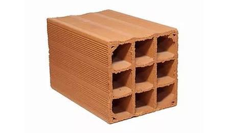 Foto do insumo SINAPI 44464 — BLOCO CERAMICO / TIJOLO VAZADO PARA ALVENARIA DE VEDACAO, 9 FUROS NA HORIZONTAL 