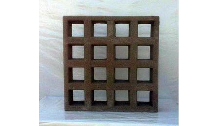 Foto do insumo SINAPI 665 — ELEMENTO VAZADO DE CONCRETO, QUADRICULADO, 16 FUROS *50 X 50 X 7* CM
