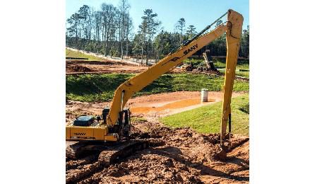 ESCAVADEIRA HIDRAULICA DE BRACO LONGO (LONGO ALCANCE) SOBRE ESTEIRAS, CACAMBA 0,52 M3, PESO OPERACIONAL 24 T, POTENCIA LIQUIDA 155 HP
