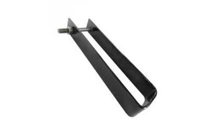 ESTRIBO COM PARAFUSO EM CHAPA DE FERRO FUNDIDO DE 2" X 3/16" X 35 CM, SECAO "U", PARA MADEIRAMENTO DE TELHADO