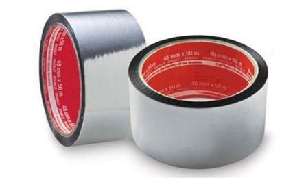 Foto do insumo SINAPI 42529 — FITA ADESIVA ALUMINIZADA, PARA INSTALACAO DE MANTAS DE SUBCOBERTURA, L = *5* CM