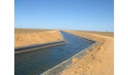 Foto do insumo SINAPI 44510 — MANTA TERMOPLASTICA, PEAD, GEOMEMBRANA LISA, E = 2,50 MM (NBR 15352)