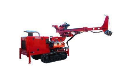 PERFURATRIZ SOBRE ESTEIRA, TORQUE MAXIMO DE 600 KGF, POTENCIA ENTRE 50 E 60 HP, DIAMETRO MAXIMO DE 10"