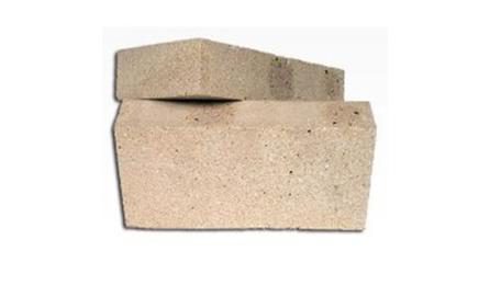 Foto do insumo SINAPI 10617 — TIJOLO CERAMICO REFRATARIO DE *6,3 X 11,4 X 22,9* CM (L X A X C)