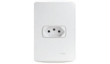 Foto do insumo SINAPI 7528 — TOMADA 2P+T 10A, 250V, CONJUNTO MONTADO PARA EMBUTIR 4" X 2" (PLACA + SUPORTE + 