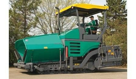 VIBROACABADORA DE ASFALTO SOBRE ESTEIRAS, LARG. PAVIM. MAX. 8,00 M, POT. 100 KW/ 134 HP, CAP. 600 T/ H